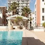 Modern Apartment With Pool & Gym