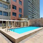 Modern Apartment With Pool & Gym