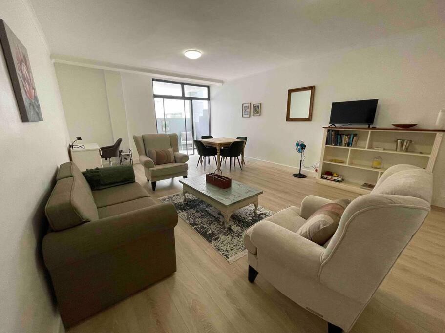 Apartment Modern With Pool & Gym *
